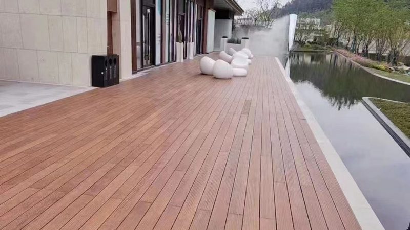 小标题：三层实木地板的优势与特点