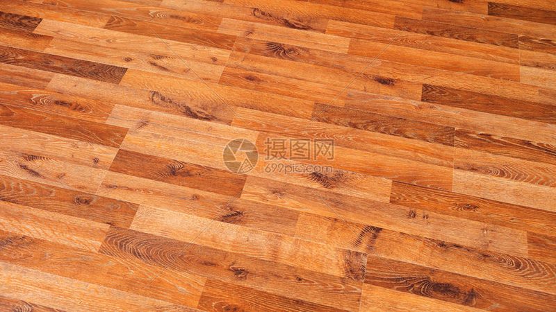 多层实木地板保养报价揭秘：保养与维护之道
